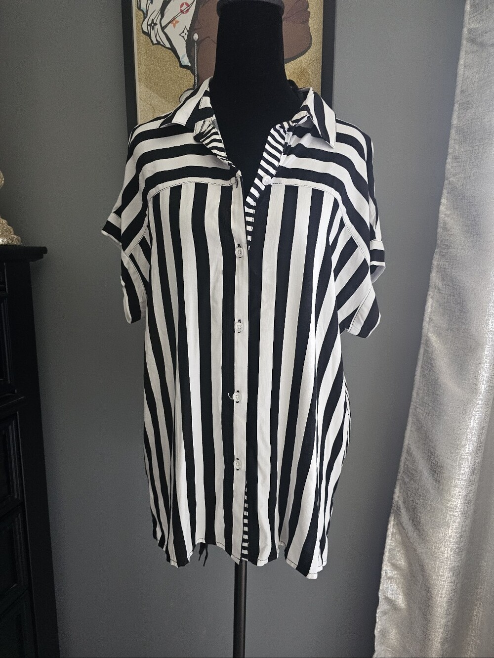 Black & White Vertical Stripe Short Sleeve Shirt